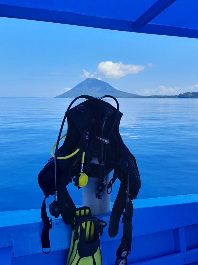 Blue Shark Divers Bunaken Eksteriør bilde
