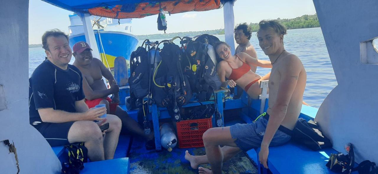 Blue Shark Divers Bunaken Eksteriør bilde