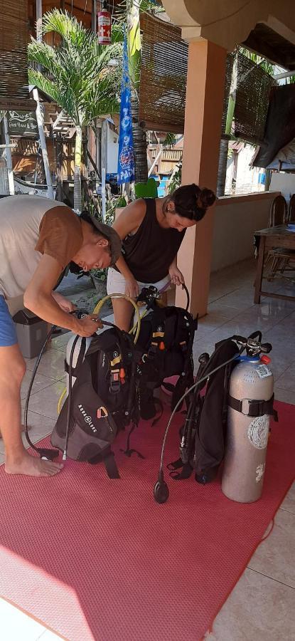 Blue Shark Divers Bunaken Eksteriør bilde