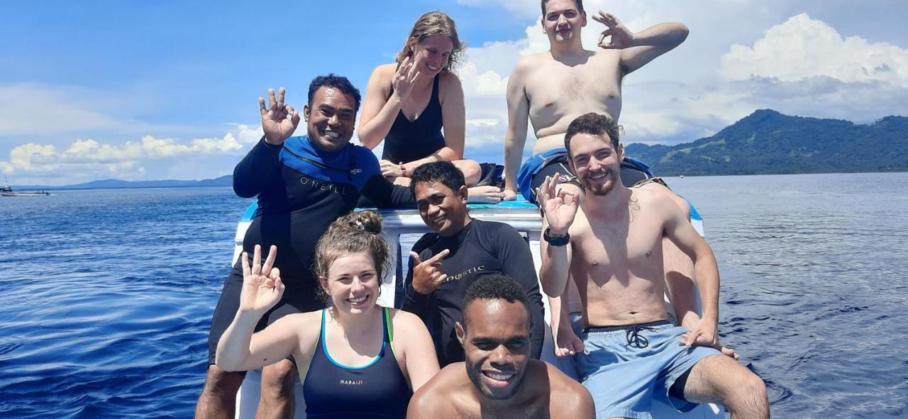 Blue Shark Divers Bunaken Eksteriør bilde
