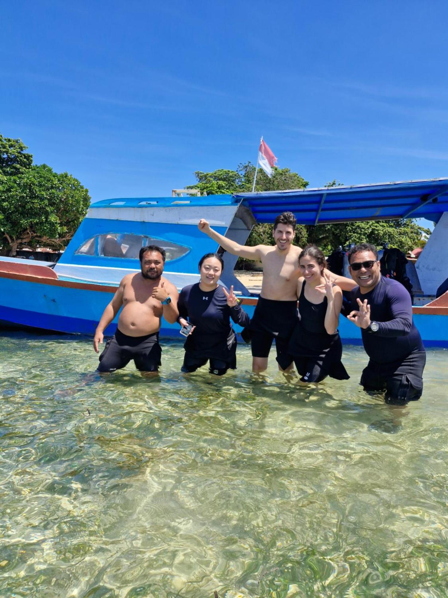 Blue Shark Divers Bunaken Eksteriør bilde